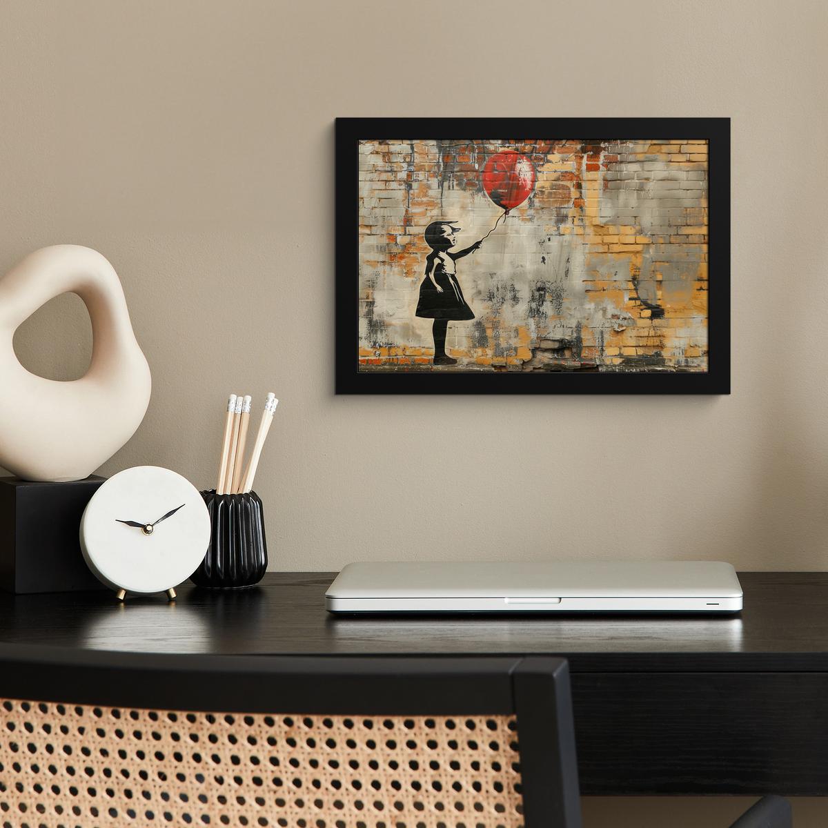 POSTER MIT RAHMENGERAHMTES BILD Graffiti - Banksy - Mädchen - Straßenkunst 30x20 cm - Sandfarben, Papier (30/20cm) - MuchoWow