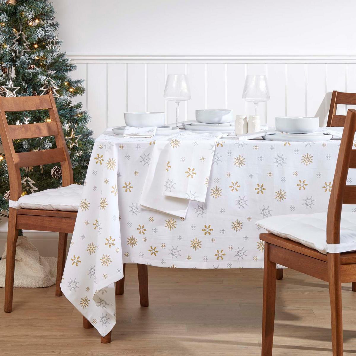 TISCHDECKE Weihnachten, weiß-gold mit Schneeflocken, 137/137 cm - Weiß, Textil (137/137cm) - Homescapes