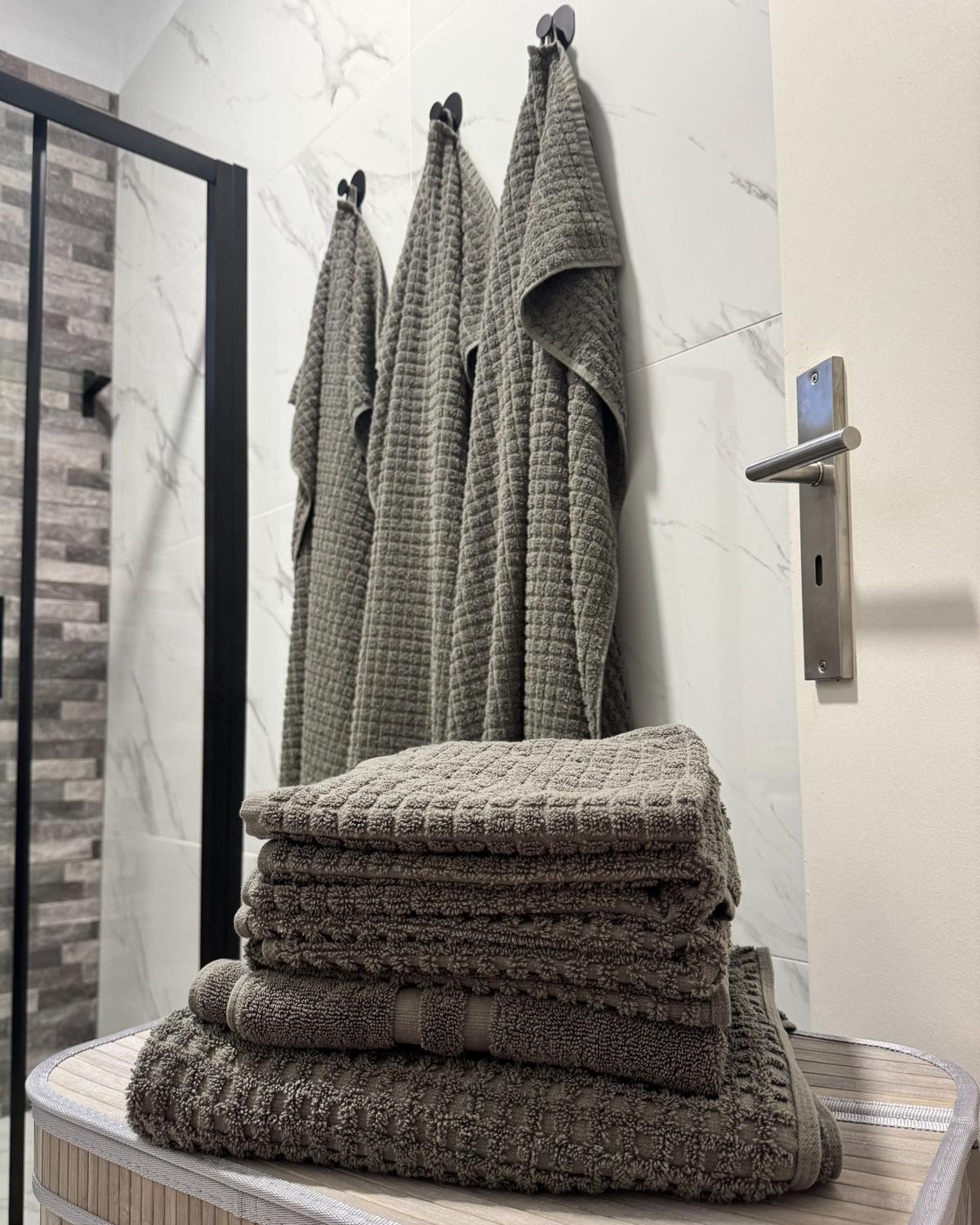 BADEHANDTUCH 11-teilig Grau Atai - Grau, Textil (140/70cm) - Beliani