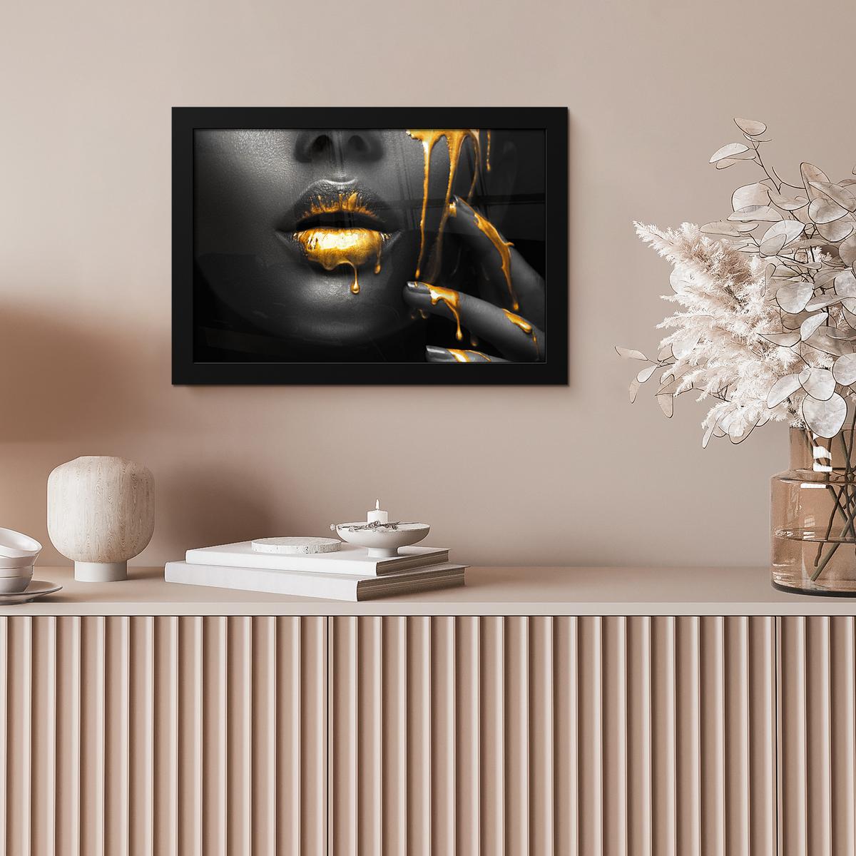 POSTER MIT RAHMENGERAHMTES BILD Frau - Schwarz - Gold - Gesicht - Lippen 30x20 cm - Goldfarben, Papier (30/20cm) - MuchoWow