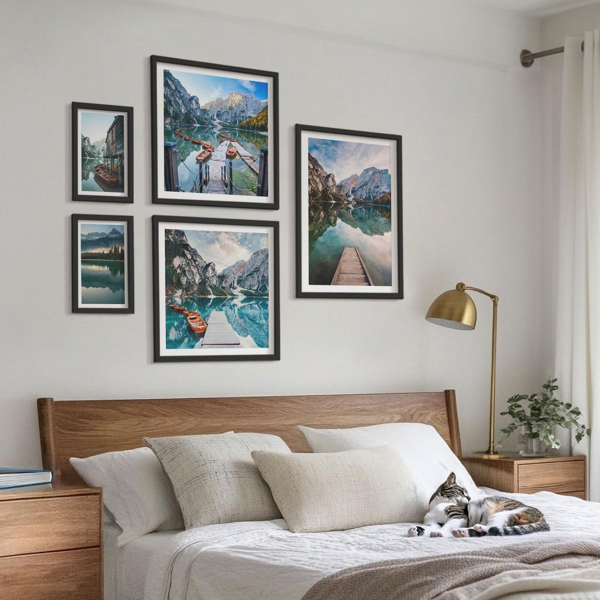 BILDER SET 5er Set - 50x50 cm & 20x30 cm & 40x60 cm Schwarzer Rahmen - See Berge Holzboote - Schwarz, Kunststoff (40/60cm) - TULUP