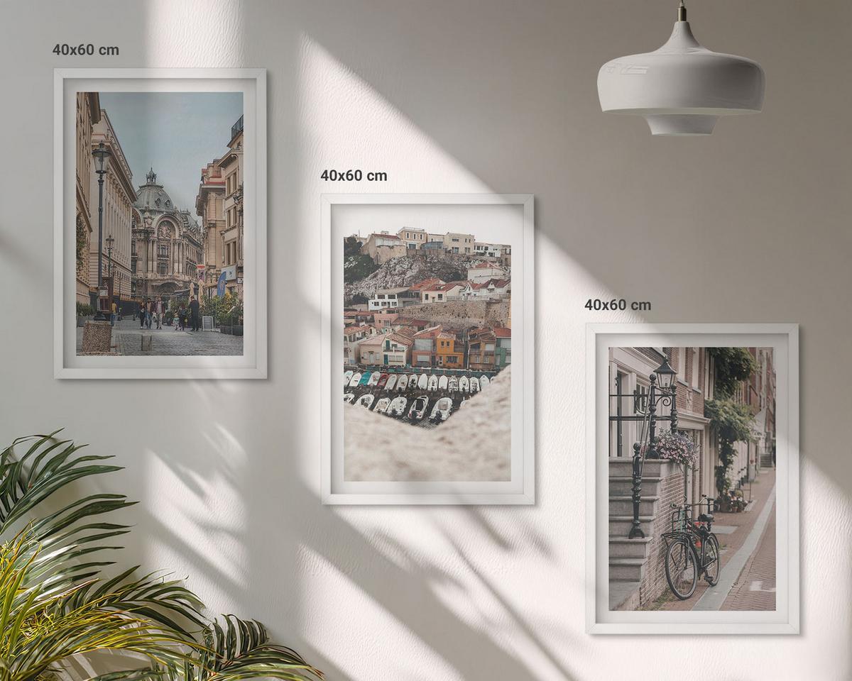 BILDER SET 3er Set - 40x60 cm Weißer Rahmen - Die charmanten Straßen des Hafens der Stadt - Weiß, Kunststoff (40/60cm) - TULUP