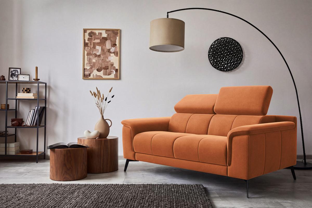 SOFA FIERO 2-Sitzer, Oranger Veloursstoff - Schwarz/Orange, Holz/Textil (170/82/103cm) - Courtois Laville