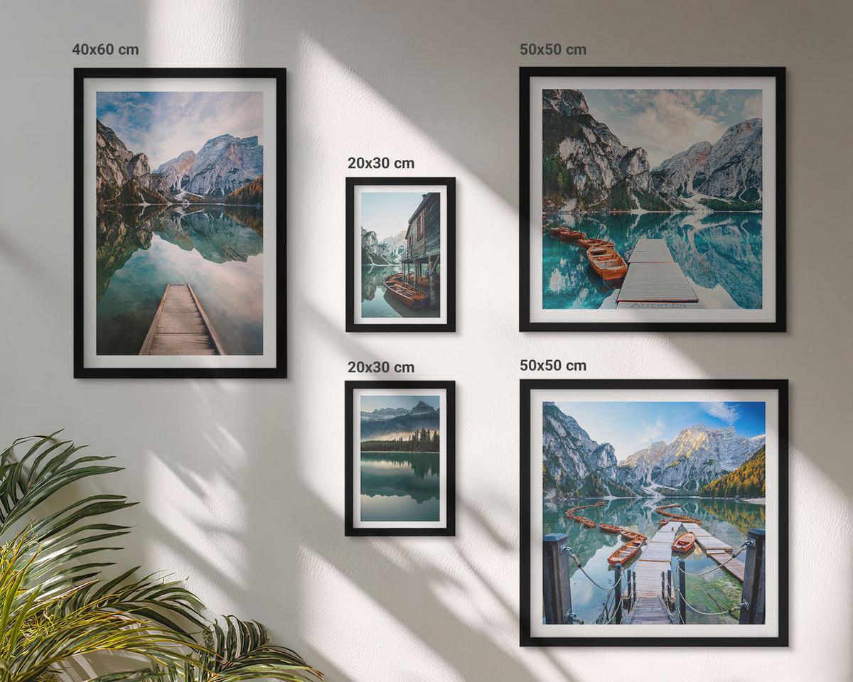 BILDER SET 5er Set - 50x50 cm & 20x30 cm & 40x60 cm Schwarzer Rahmen - See Berge Holzboote - Schwarz, Kunststoff (40/60cm) - TULUP