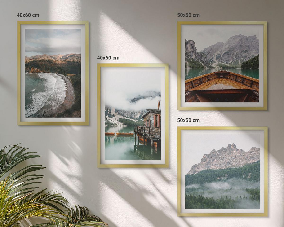 BILDER SET 4er Set - 50x50 cm & 40x60 cm Goldrahmen - Holzhausboot an Bergstränden - Goldfarben, Kunststoff (50/50cm) - TULUP