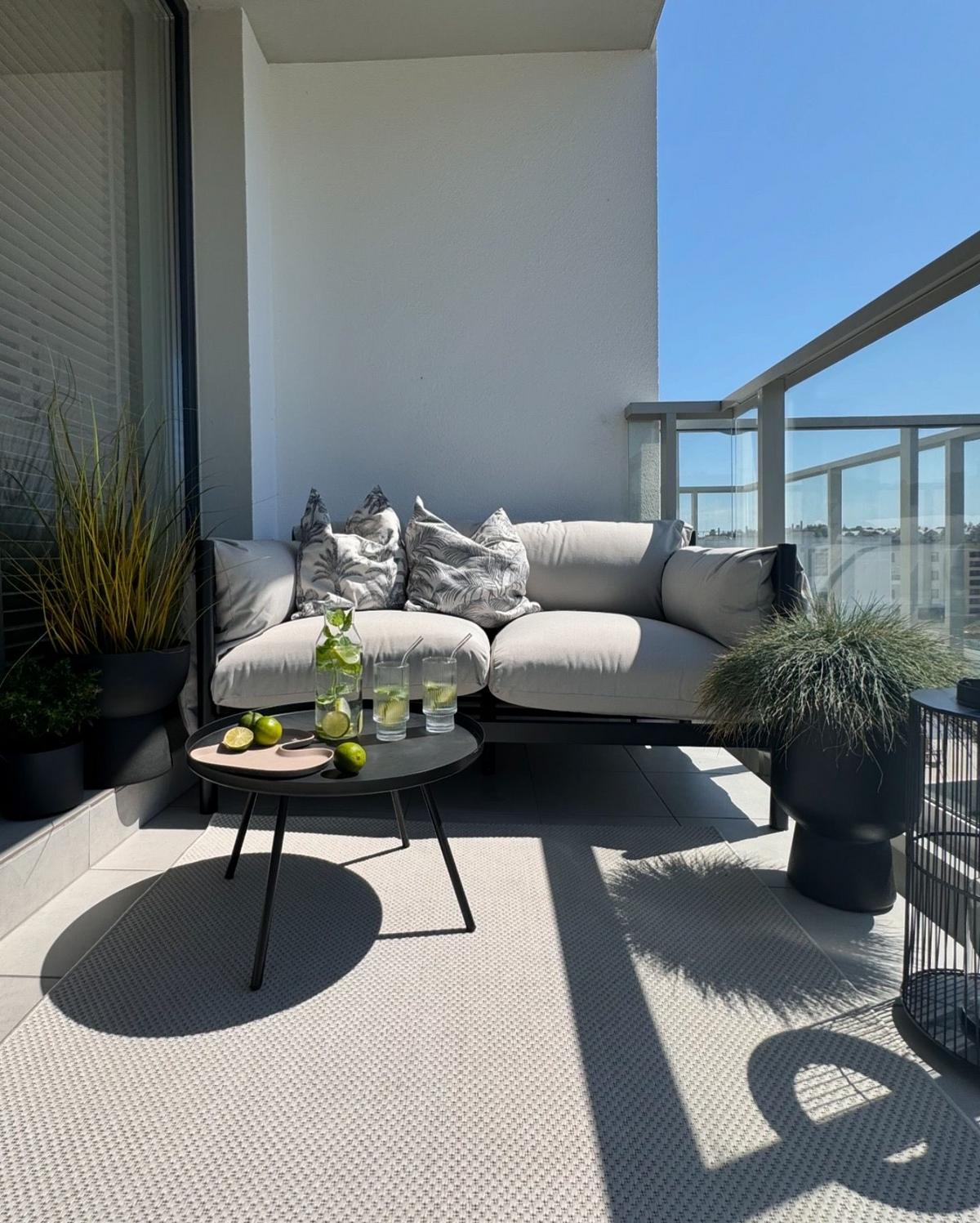 GARTENSOFA 2-Sitzer Aluminium hellgrau/schwarz Esperia - Schwarz/Grau, Metall (144/80/96cm) - Beliani