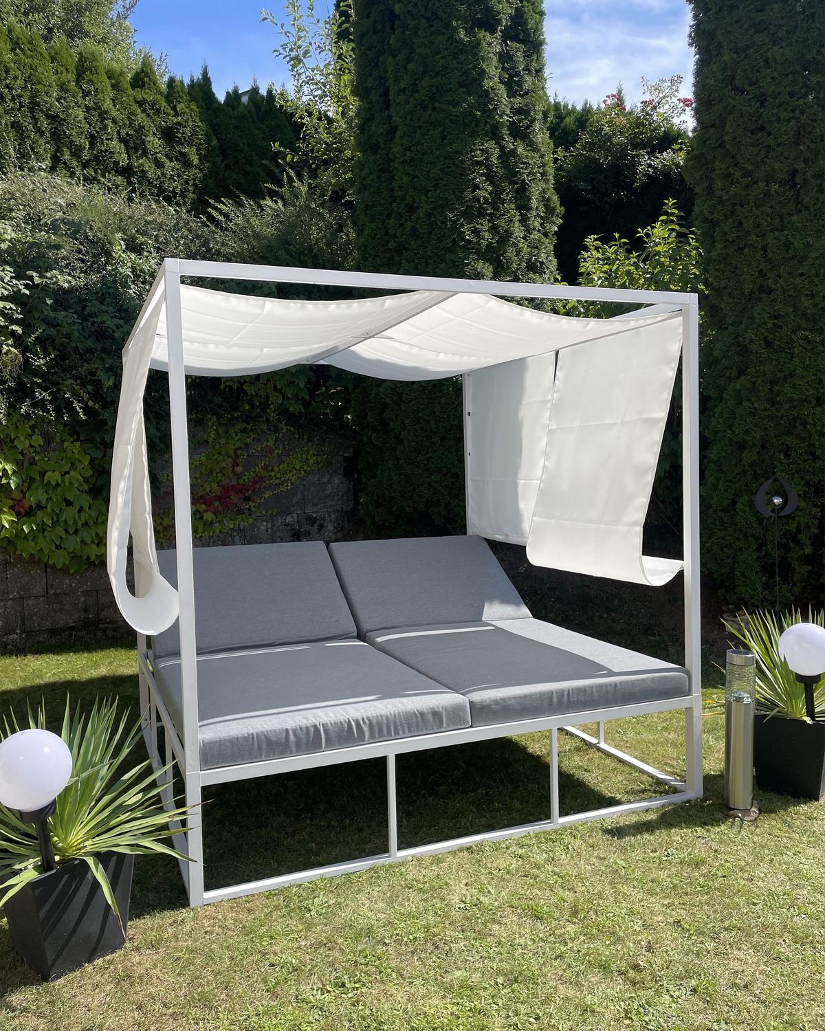 SONNENBETT mit Sonnendach Aluminium Weiß Auflagen Grau verstellbar Pallanza - Weiß/Grau, Metall (195/196/196cm) - Beliani