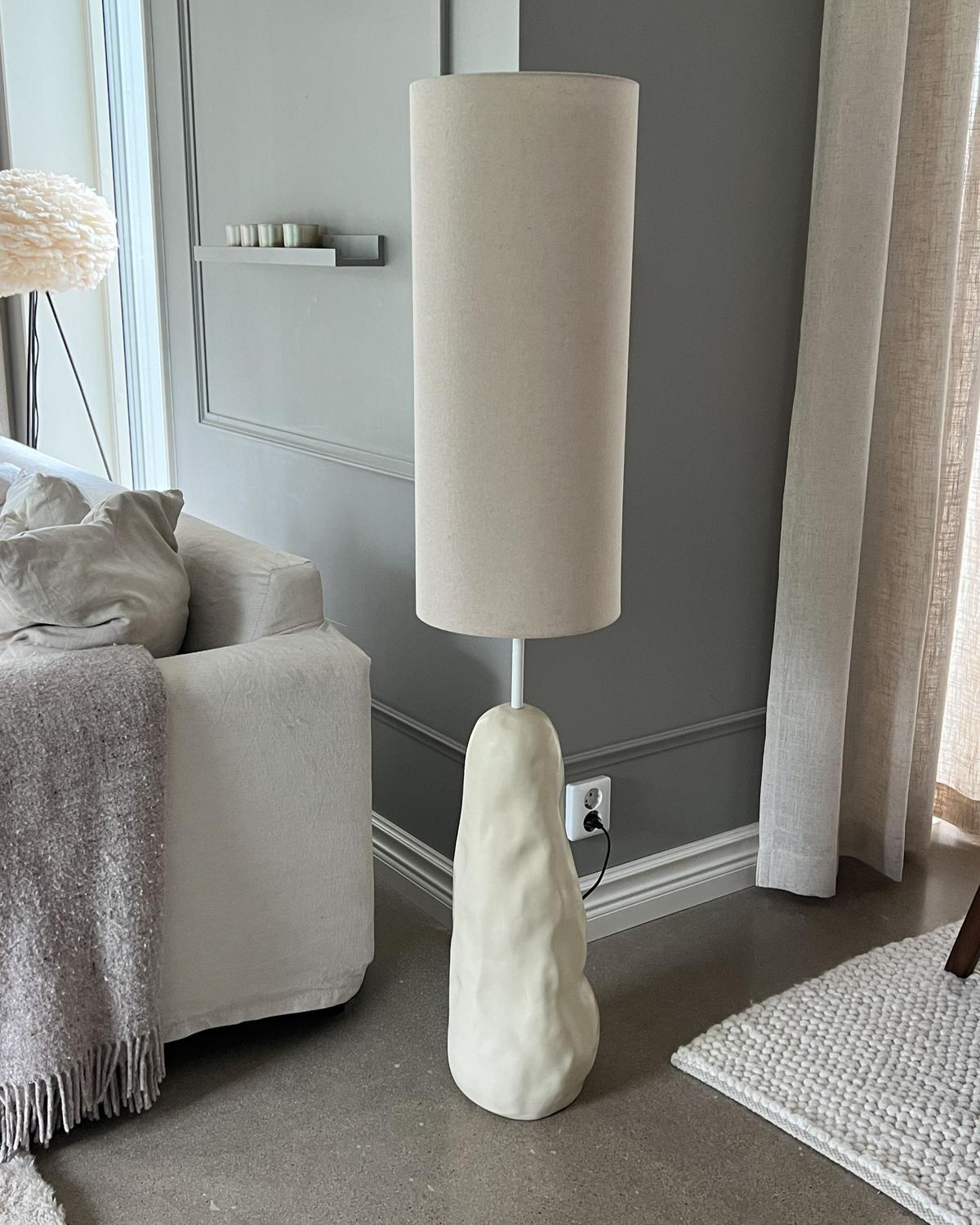 STEHLAMPE Beige Selb - Beige, Keramik (28/28/136cm) - Beliani