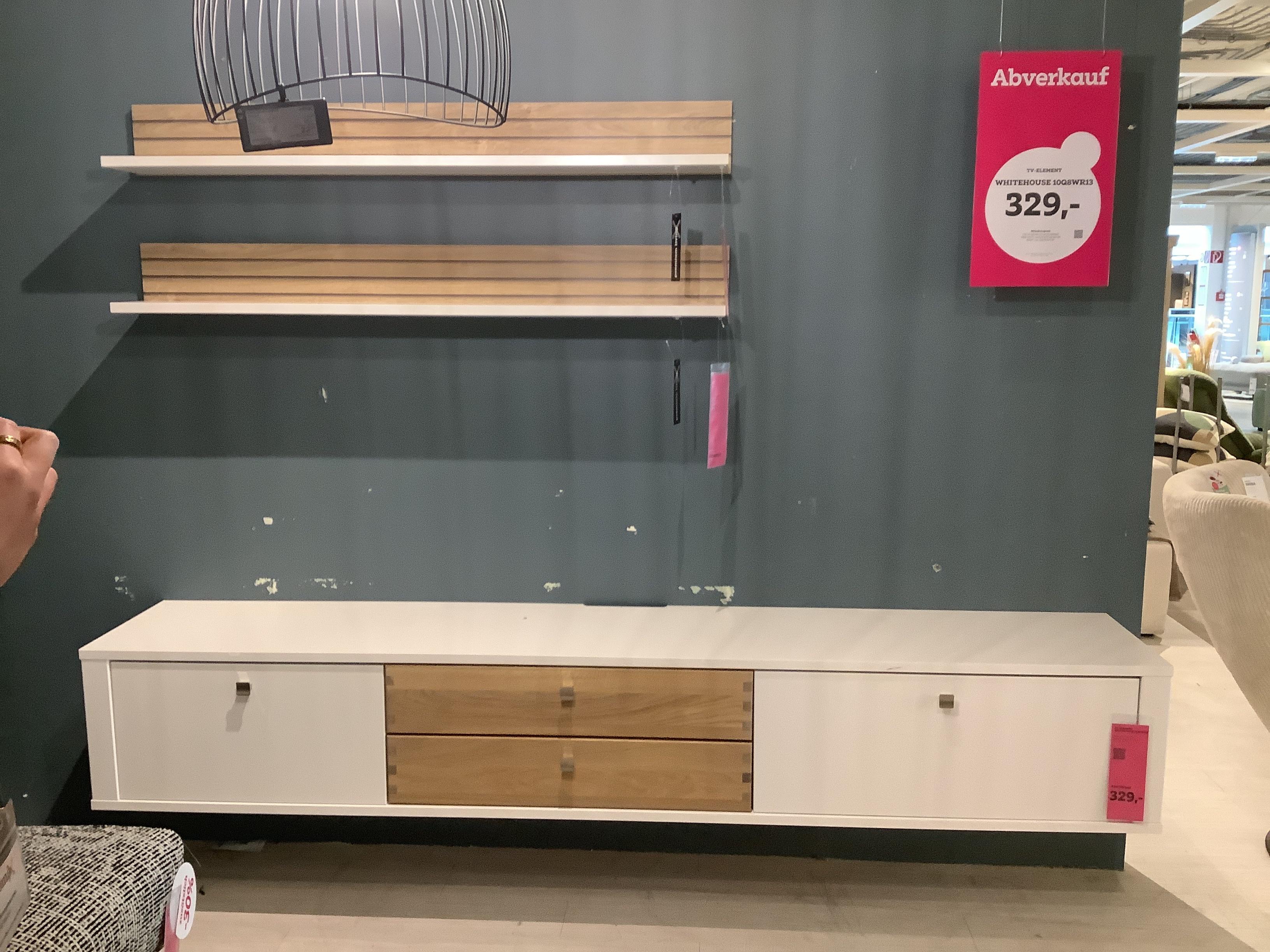 TV EEMENT WHITEHOUSE