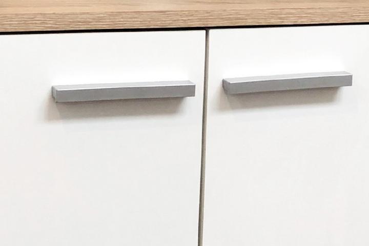 Kommode Griffleiste silber