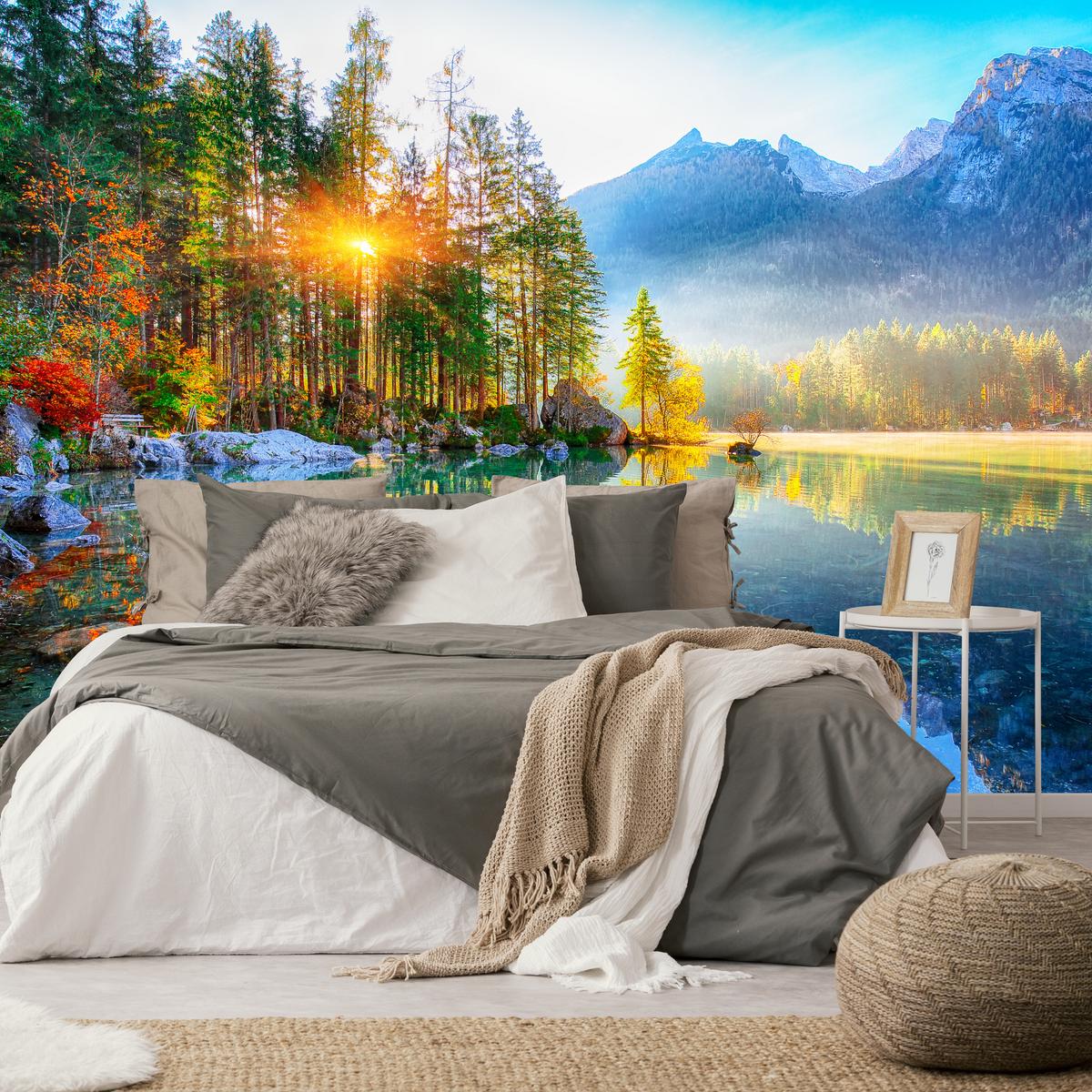FOTOTAPETE für Schlafzimmer See Berge Bäume Sonnenuntergang Natur 450x315 - Gelb/Rot, Papier (450/315cm) - Muralo