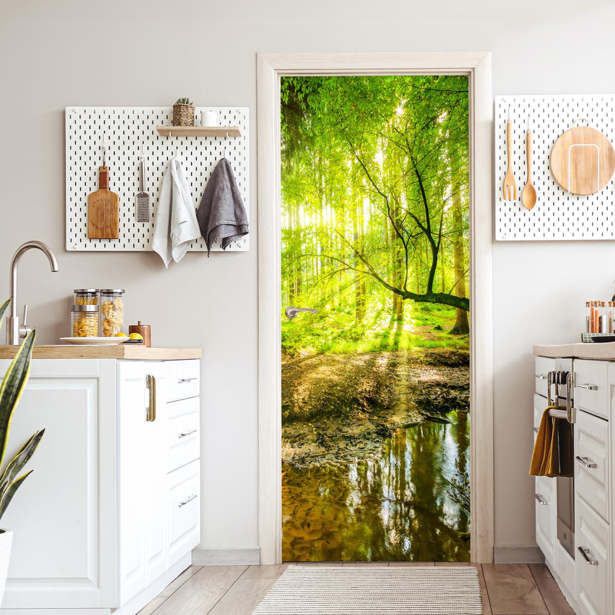 TÜRAUFKLEBER Wald - Landschaft - Wasser - Bäume - Sonne - Grün - Natur Room Decor 85x205 cm - Türtapete - Hellgrün, Kunststoff (85/0.1cm) - MuchoWow