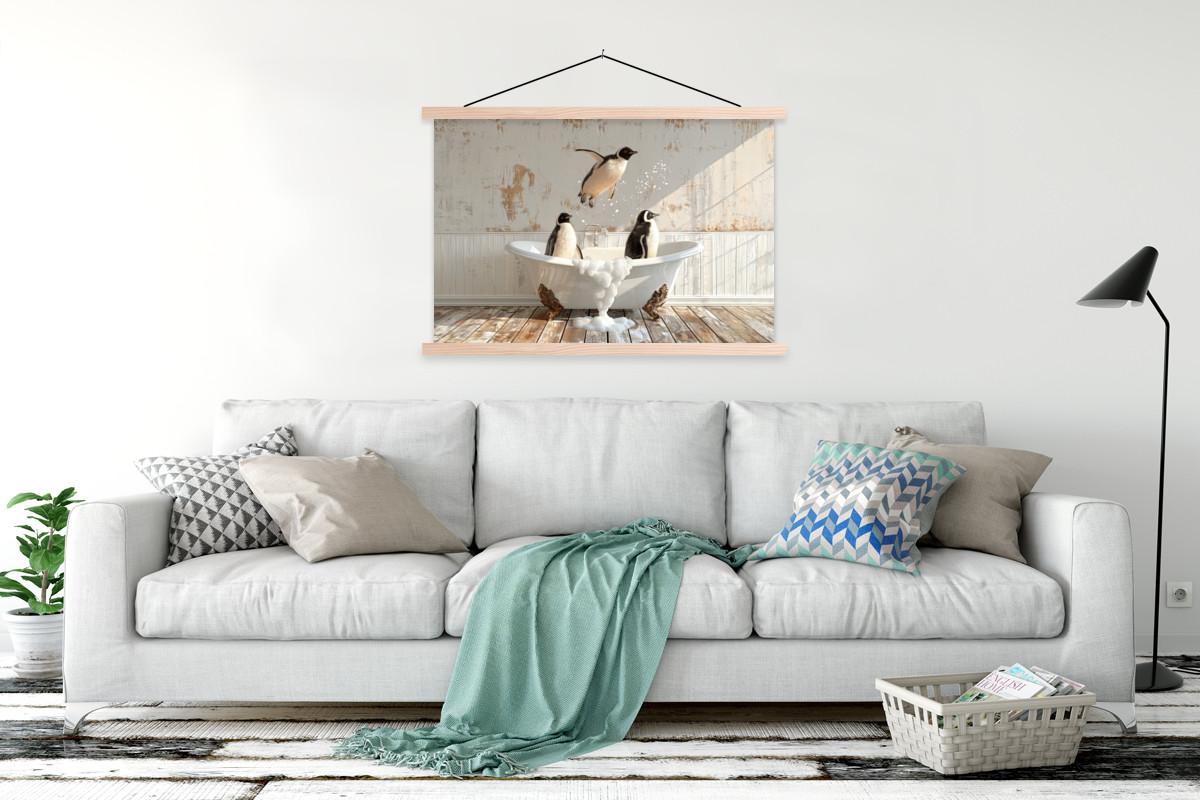 POSTER MIT MAGNETLEISTEN Vintage - Pinguin - Badewanne - Schaumstoff Magnetleiste 120x80 cm - Schwarz, Textil (120/80/0.15cm) - MuchoWow