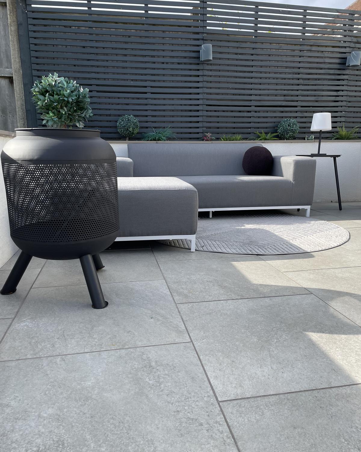 GARTENSOFA 3-Sitzer grau/weisses Gestell Rovigo - Weiß/Grau, Textil (182/66/84cm) - Beliani