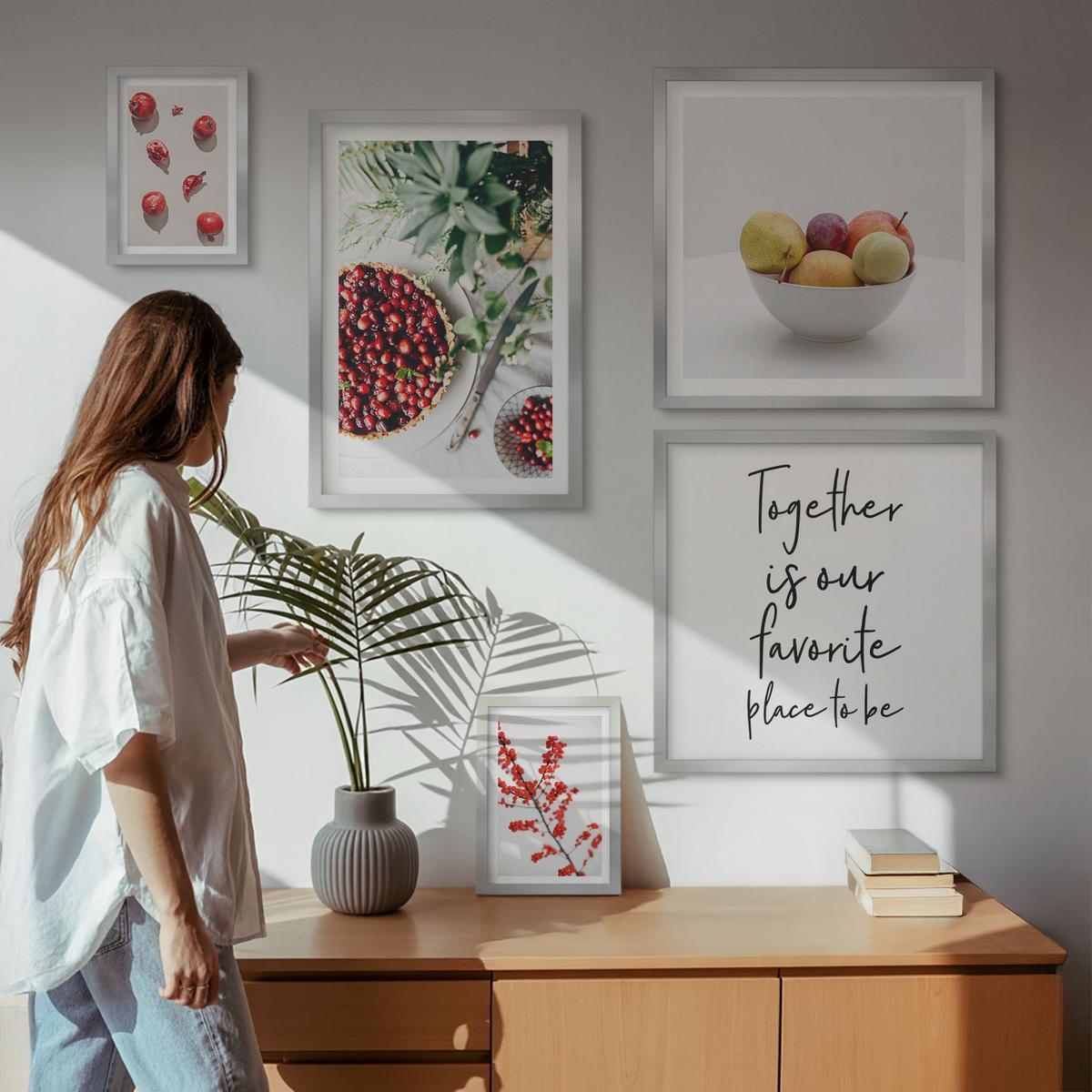 BILDER SET 5er Set - 50x50 cm & 20x30 cm & 40x60 cm Silberner Rahmen - Minimalismus der roten Früchte von Pflanzen - Silberfarben, Kunststoff (40/60cm) - TULUP