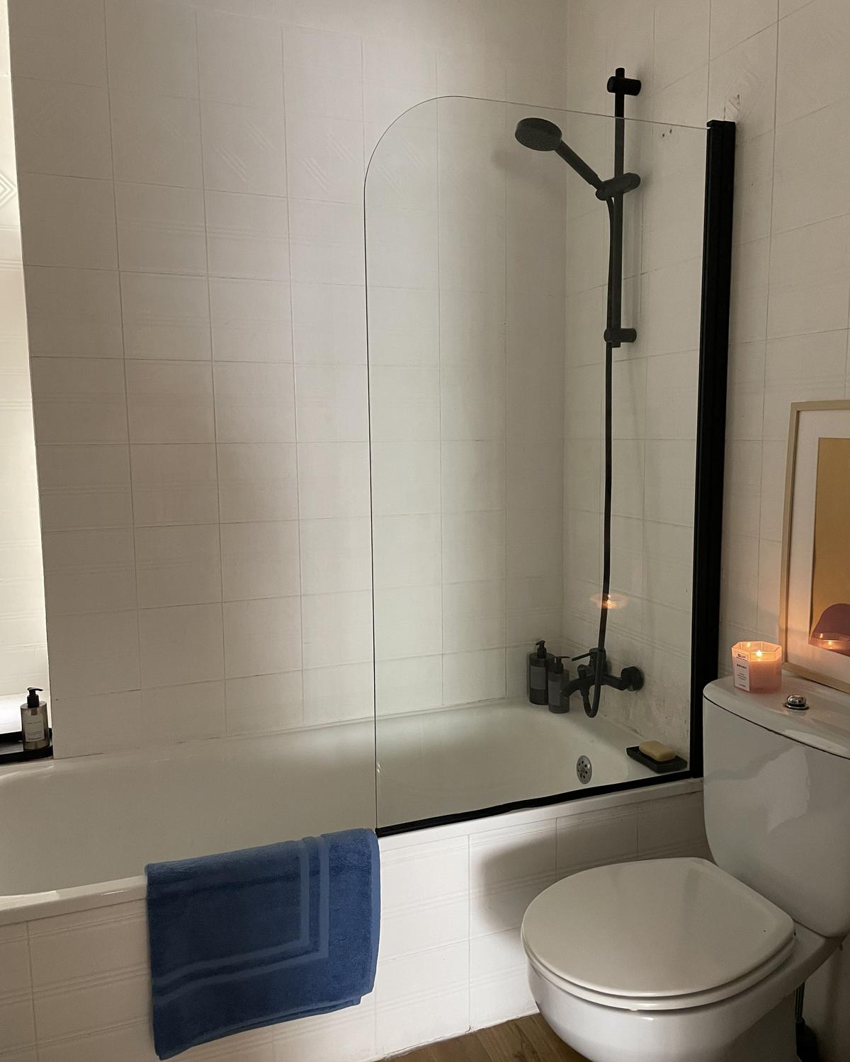 BADEWANNENAUFSATZ 140/80 cm Schwarz Lapan - Transparent, Glas (80/140cm) - Beliani