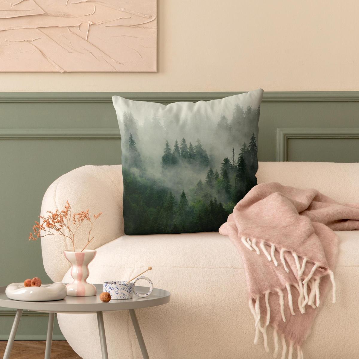 KISSENBEZUG Tiefgrüner Tannenwald im Nebel 40/40 cm - Grün, Textil (40/40cm) - Bilderwelten