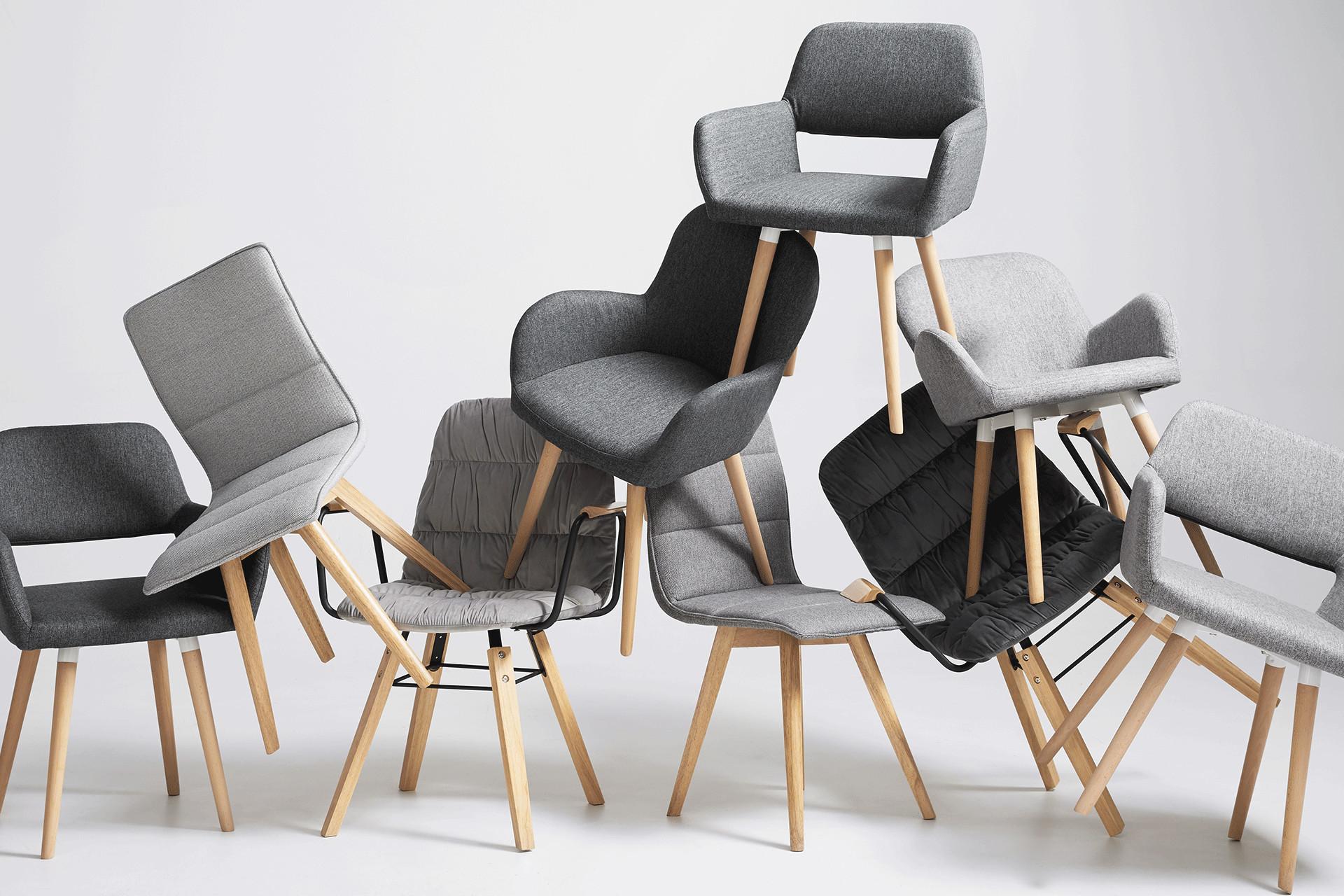 4+2 GRATIS bei Kauf von vielen Stühlen