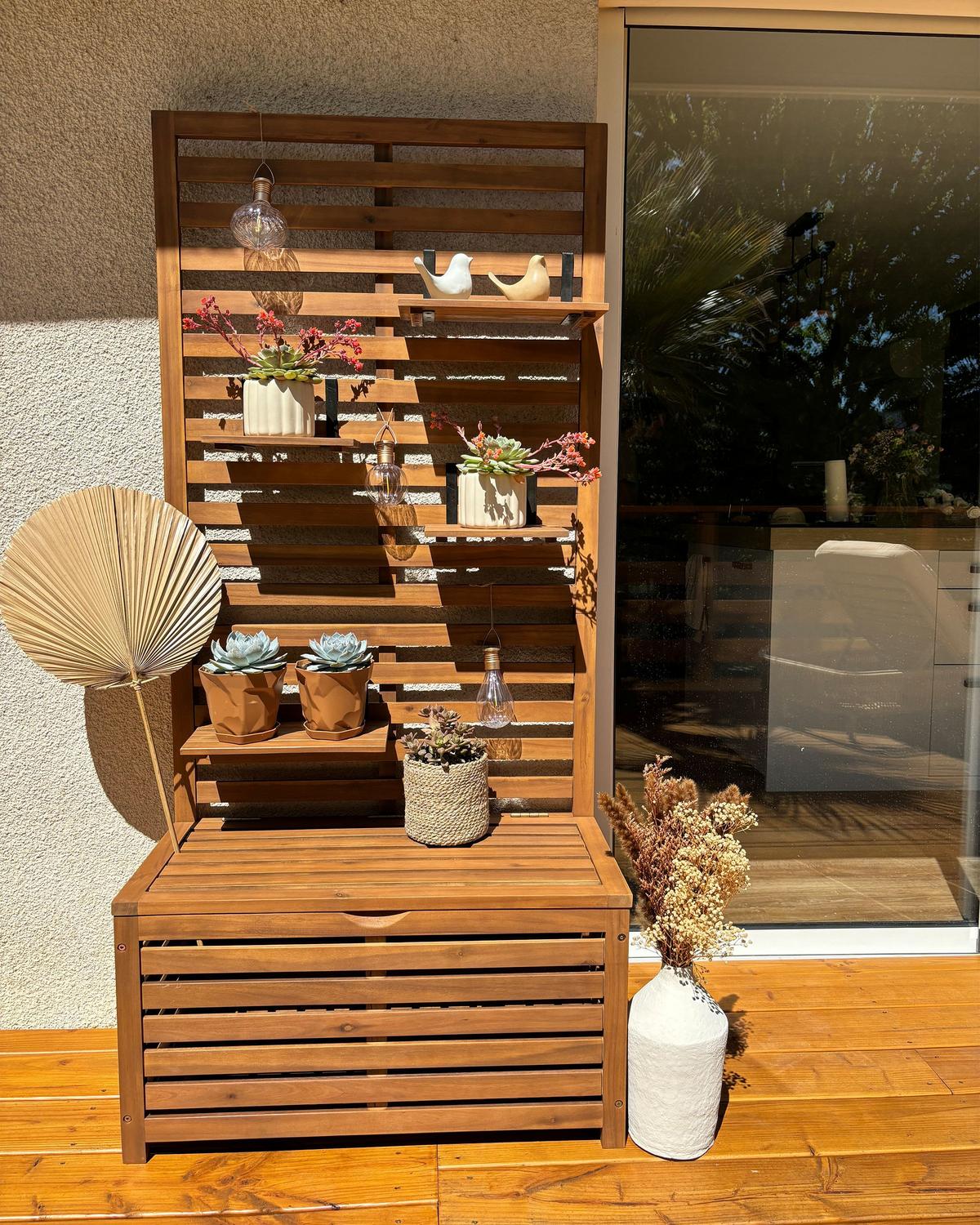 GARTENBANK Akazienholz hellbraun mit Stauraum Wandpaneel 80 cm Matino - Hellbraun, Holz (80/170/40cm) - Beliani
