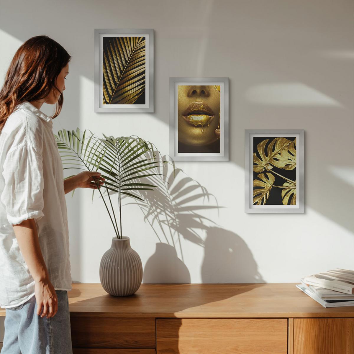 BILDER SET 3er Set - 20x30 cm Silberner Rahmen - Mund einer Frau mit Monstera-Palme - Silberfarben, Kunststoff (20/30cm) - TULUP