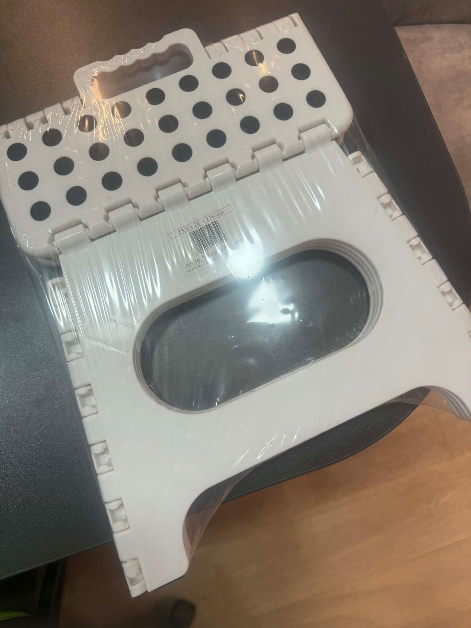 CSEPEL OUTLET ÖSSZECSUKHATÓ ÜLŐKE KURT