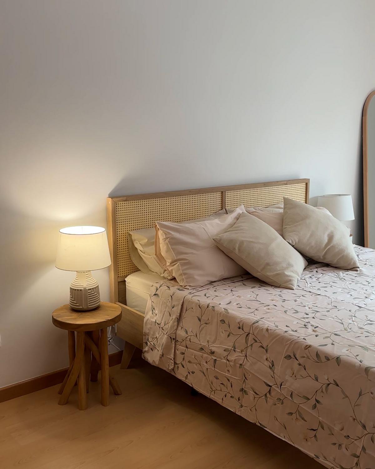 BETT 180/200cm Heller Holzfarbton Monpazier - Hellbraun, Naturmaterialen (180/200cm) - Beliani