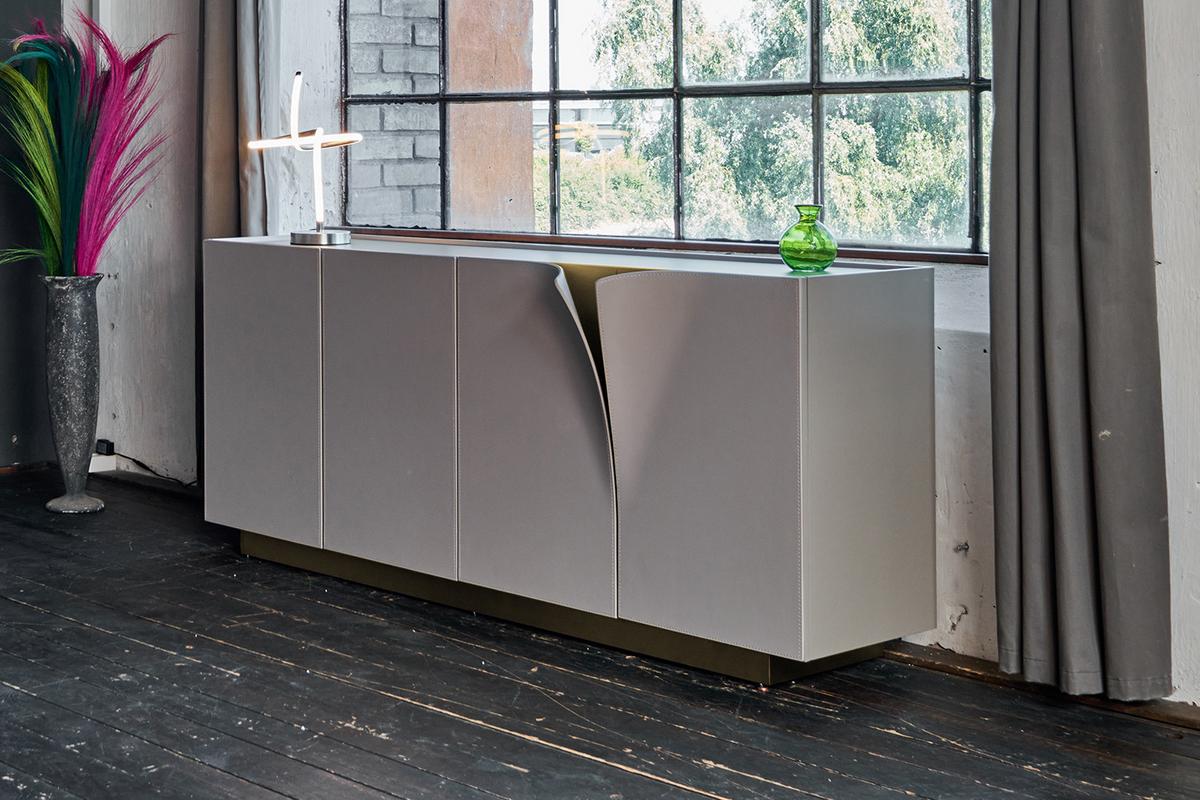 SIDEBOARD EMMA Grau Holz - Messingfarben/Braun, Holz/Metall (180/78/42cm) - KAWOLA