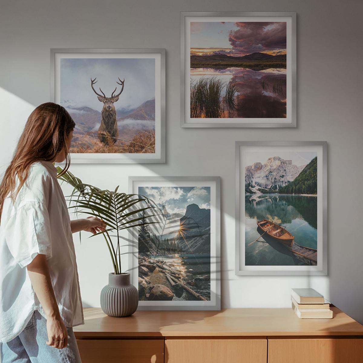 BILDER SET 4er Set - 50x50 cm & 40x60 cm Silberner Rahmen - Bergsee, Bootsfahrt, Sonnenuntergang, Hirsche - Silberfarben, Kunststoff (50/50cm) - TULUP