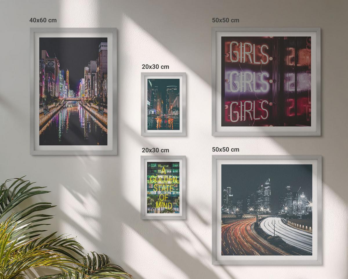BILDER SET 5er Set - 50x50 cm & 20x30 cm & 40x60 cm Silberner Rahmen - Neonreklamen in der Stadt bei Nacht - Silberfarben, Kunststoff (40/60cm) - TULUP