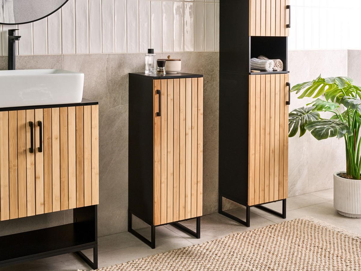 BADEZIMMERSCHRANK Bambus 30 cm Hellbraun Miscanti - Hellbraun/Schwarz, Holz (30/90/30cm) - Beliani