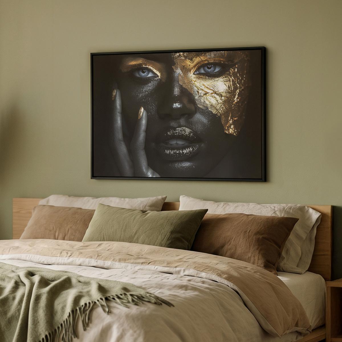LEINWAND Bilder mit Rahmen - Frau - Gold - Porträt - Schwarz-Weiß - Luxus - 80x60 - Hellblau, Textil (80/60cm) - MuchoWow