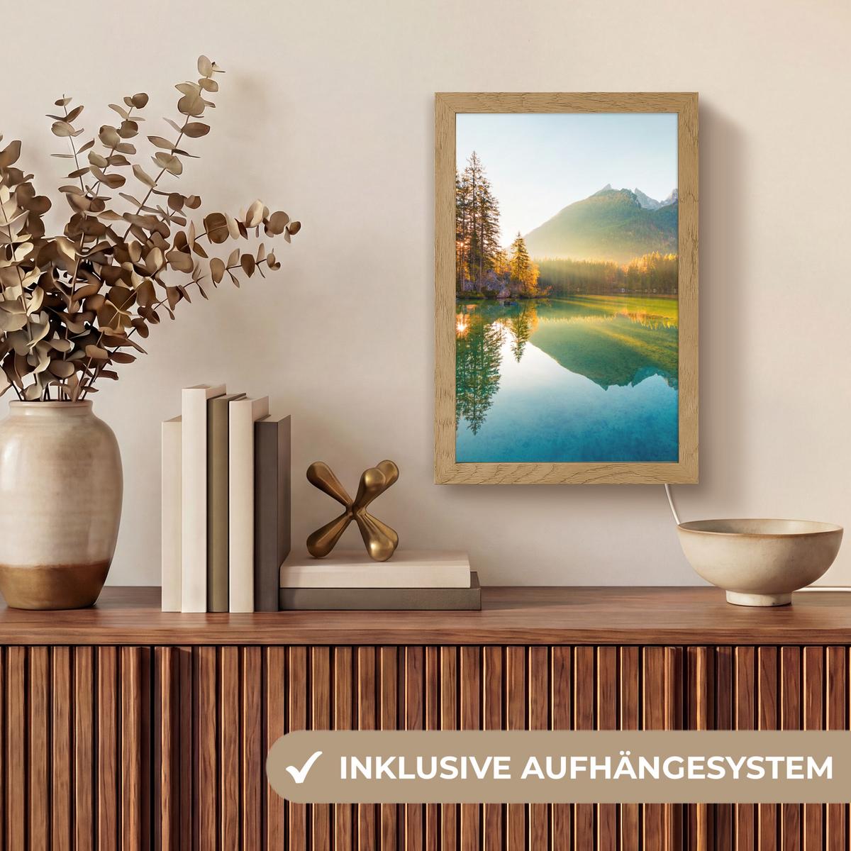 TISCHLEUCHTE See - Wald - Berge - Natur - Sonne - Landschaft 20x30 cm - Currygelb, Holzwerkstoff (8/20/30cm) - OnlyWow