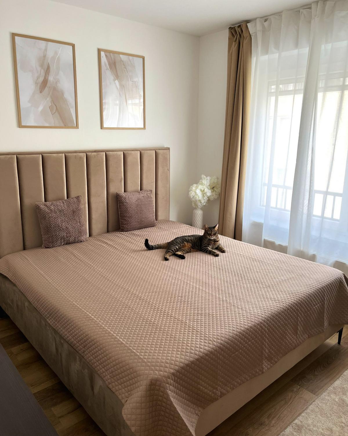 BETT mit Stauraum 180/200 cm Taupe Sezanne - Taupe/Schwarz, Textil (180/200cm) - Beliani