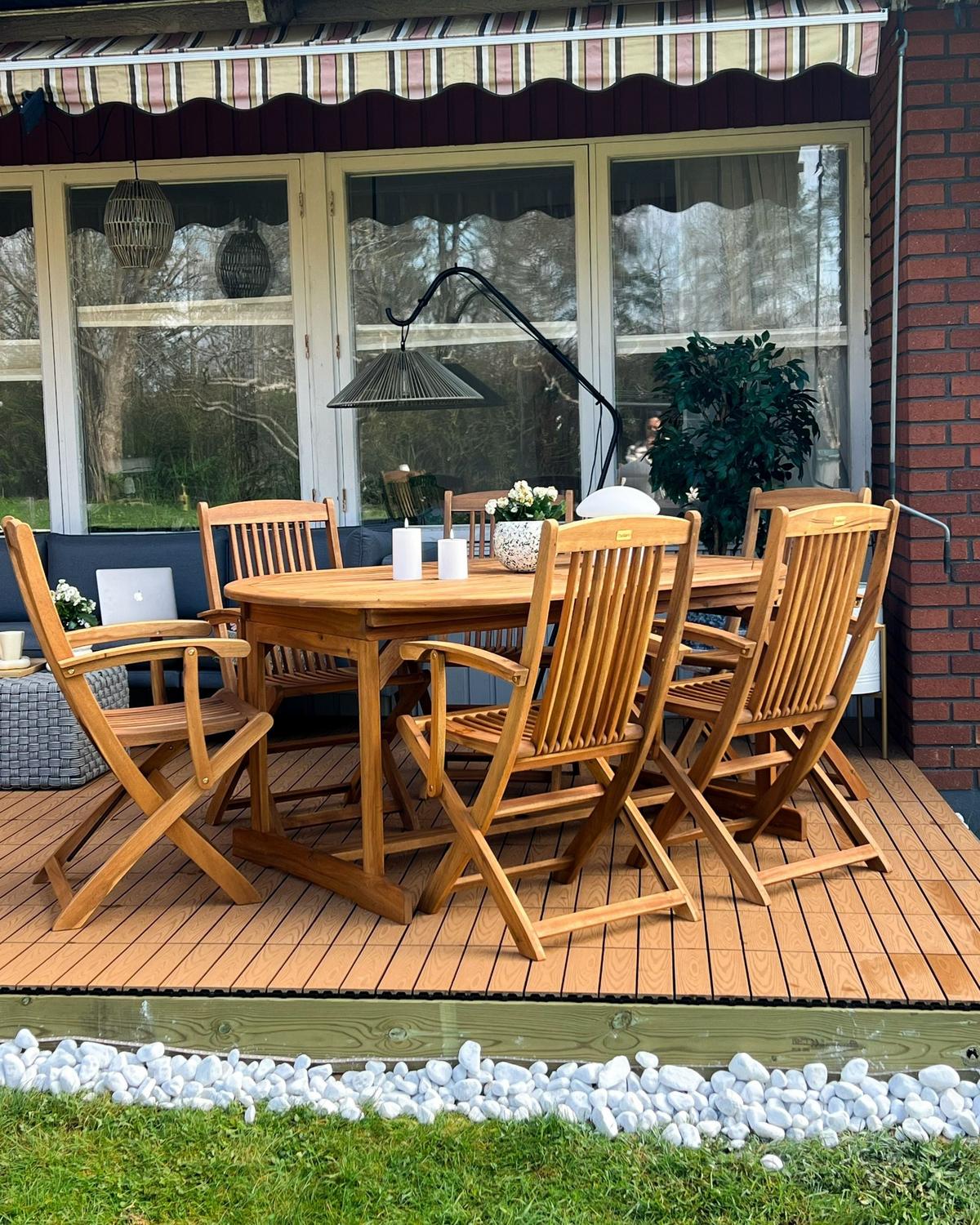 GARTENTISCH-SET 6-Sitzer Heller Holzfarbton Maui II - Hellbraun, Holz - Beliani