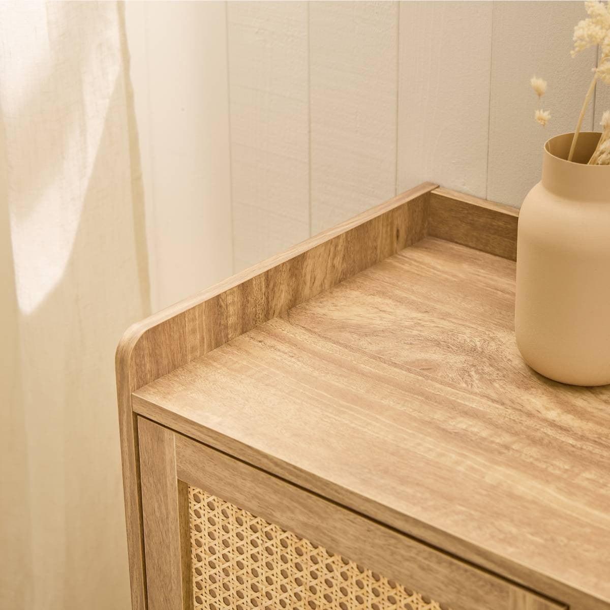 KOMMODE mit 1 Tür und 3 SchubladenRattanfronten und Holzfüßen 39/79,5/80 cm - Eschefarben, Holzwerkstoff (80/79.5/47cm) - Calicosy