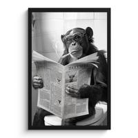 POSTER MIT RAHMEN Affe - WC - Zeitung - Schwarz-Weiß - Humor Bilder mit Rahmen 40x60 cm - Hellgrau, Papier (40/60cm) - MuchoWow