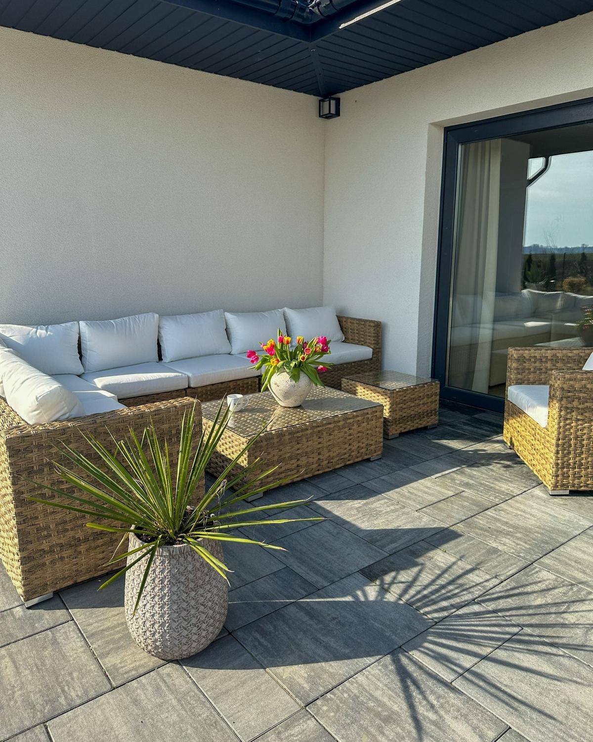 LOUNGE-SET 8-Sitzer hellbraun linksseitig modular Auflagen cremeweiß XXL - Creme, Kunststoff - Beliani