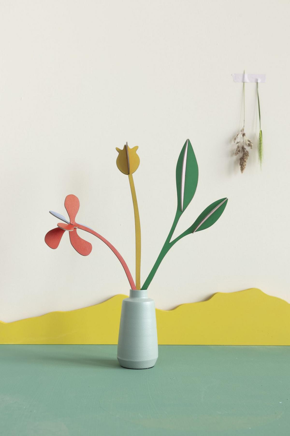 DEKOFIGUR Minimalistische Blüte 8/27 cm - Multicolor, Wellpappe (8/27/8cm) - Studio Roof