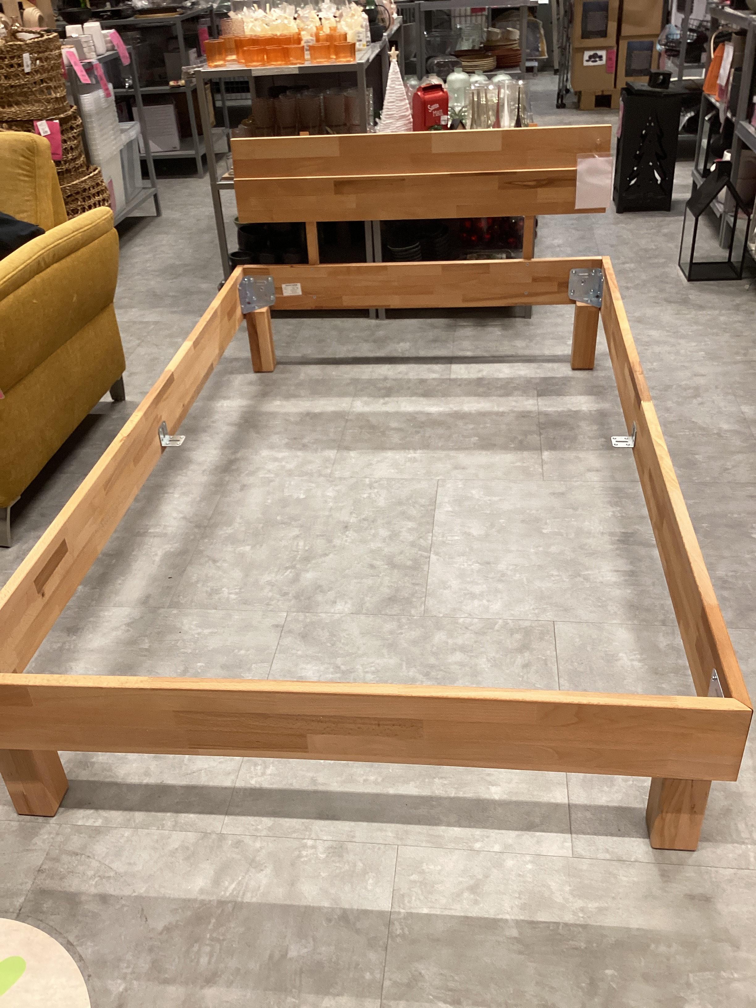 CSEPEL OUTLET NATURA 120 ÁGYKERET