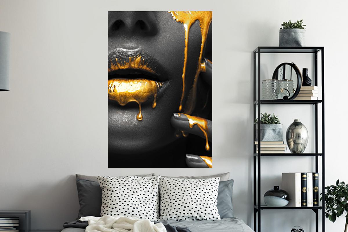 WANDTATTOO Frau - Schwarz - Gold - Gesicht - Lippen Wandaufkleber 80x120 cm - Goldfarben, Kunststoff (80/120/0.1cm) - MuchoWow