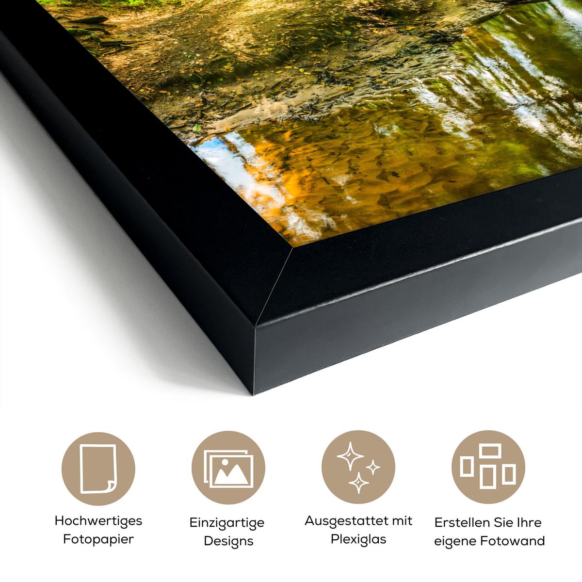 POSTER MIT RAHMENGERAHMTES BILD Wald - Landschaft - Wasser - Bäume - Sonne - Grün - Natur Poster 20x30 cm - Grün, Papier (20/30cm) - MuchoWow