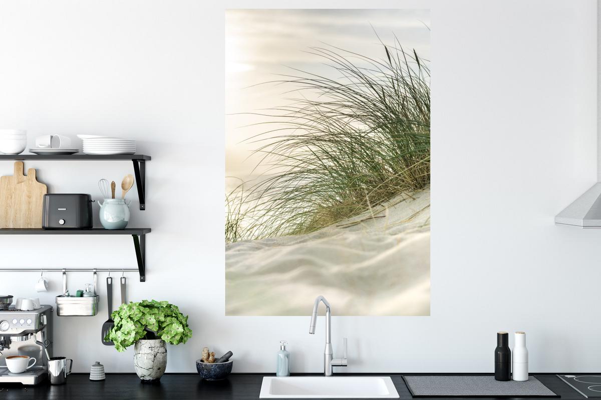 WANDTATTOO Dünen mit Strandhafer in der Sonne des Nationalparks Schleswig-Holsteinisches Wattenmeer Wandaufkleber 80x120 cm - Creme, Kunststoff (80/120/0.1cm) - MuchoWow