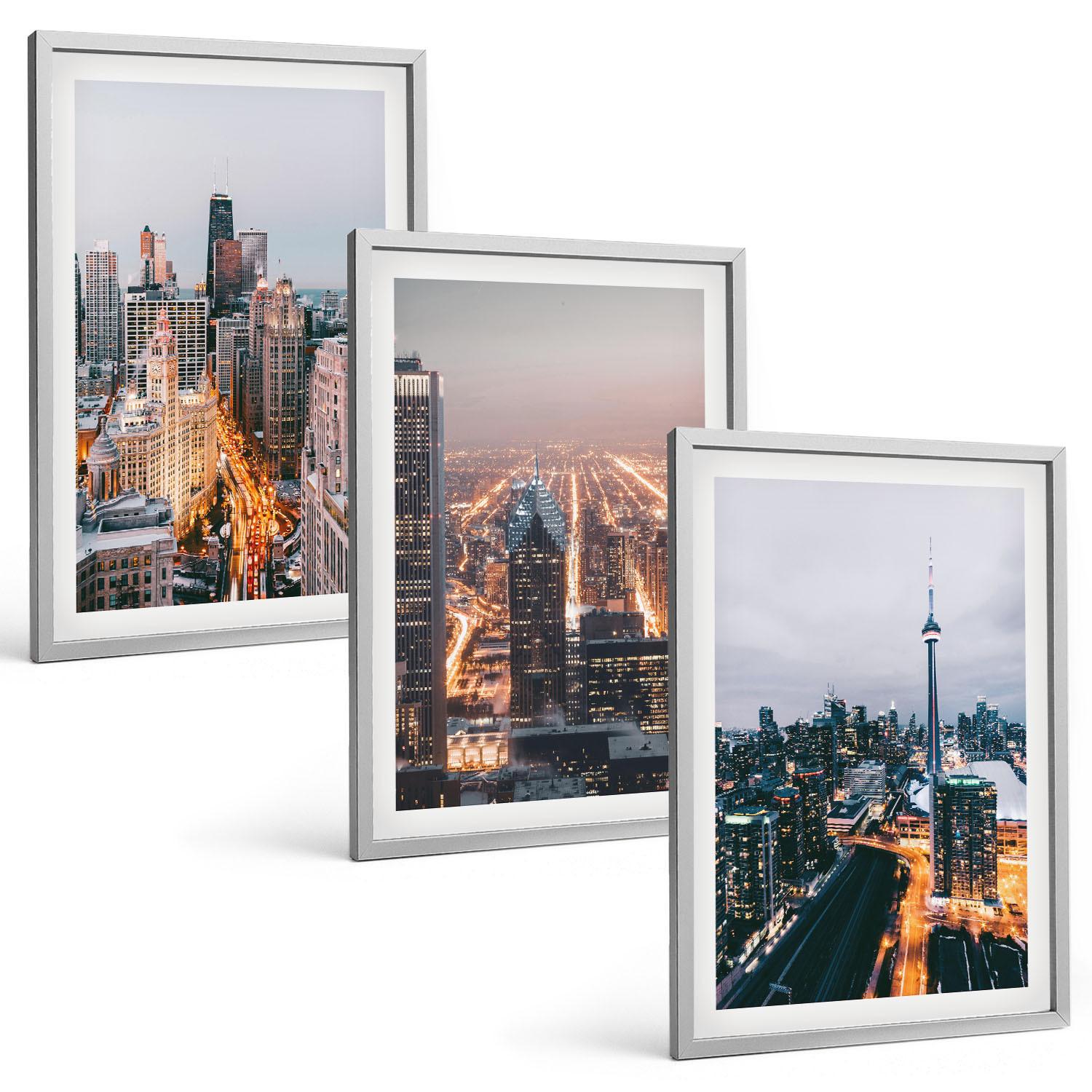 BILDER SET 3er Set - 40x60 cm Silberner Rahmen - Städte bei Nacht, Wolkenkratzer, Lichter - Silberfarben, Kunststoff (40/60cm) - TULUP
