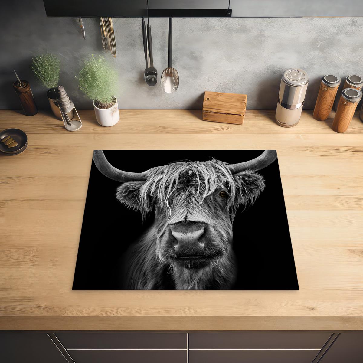HERDABDECKPLATTE Schottischer Highlander - Hörner - Schwarz - Weiß - Kuh - Wild - Tiere Abdeckung Ceranfeld 58.3x51.3 cm - Schwarz, Kunststoff (58.3/51.3/0.2cm) - MuchoWow