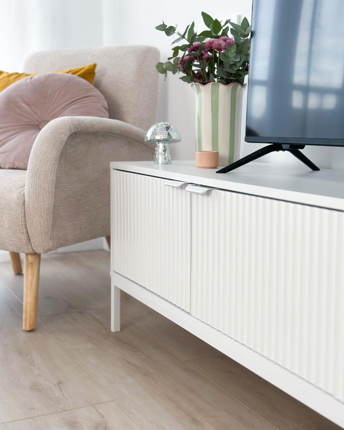 TV-MÖBEL Weiß Adelaide - Weiß, Holzwerkstoff (180/46/38cm) - Beliani