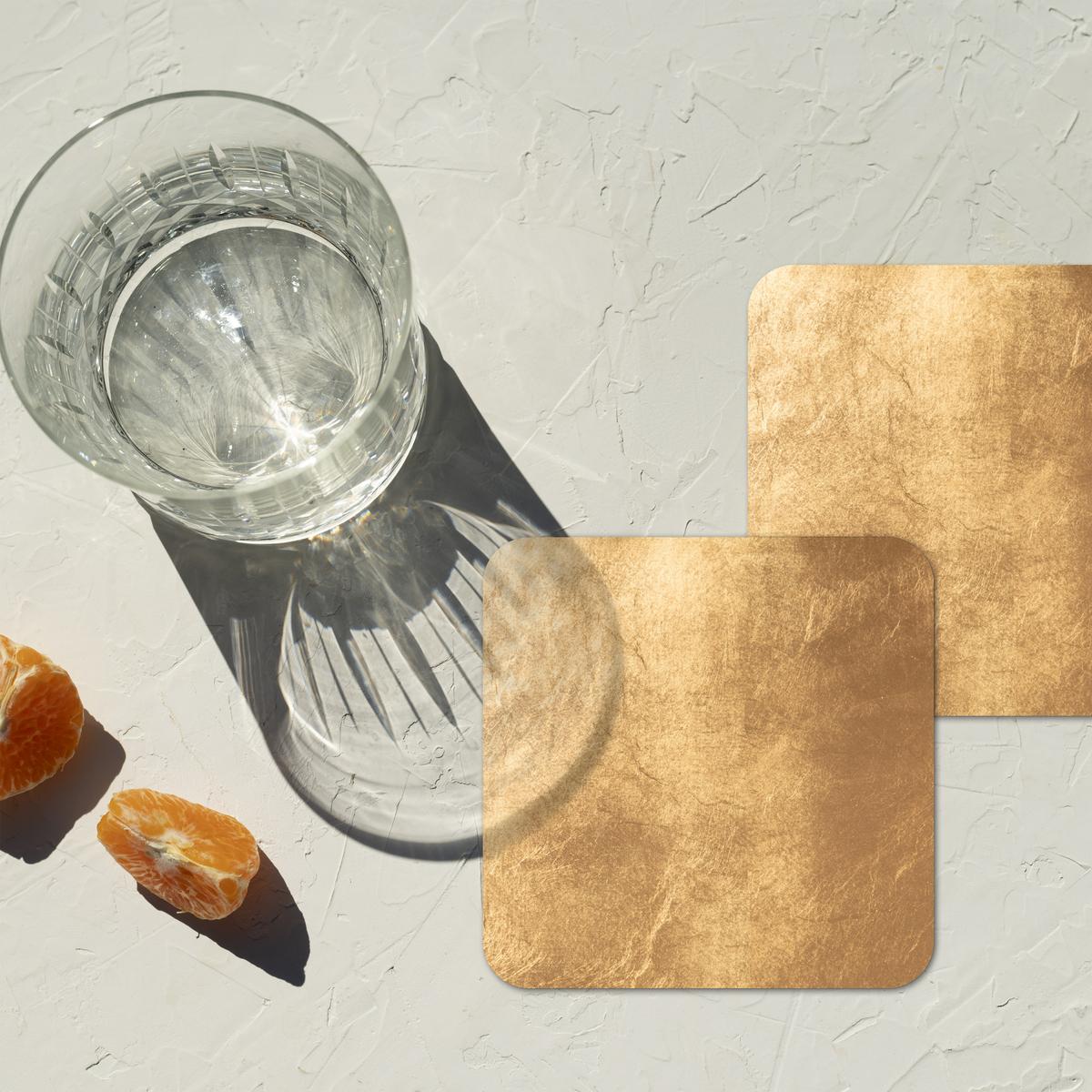 GLASUNTERSETZER 6er-Set Licht fällt auf eine goldene Wand Getränkeuntersetzer 10x10 cm - Goldfarben, Naturmaterialien (10/0.2cm) - MuchoWow