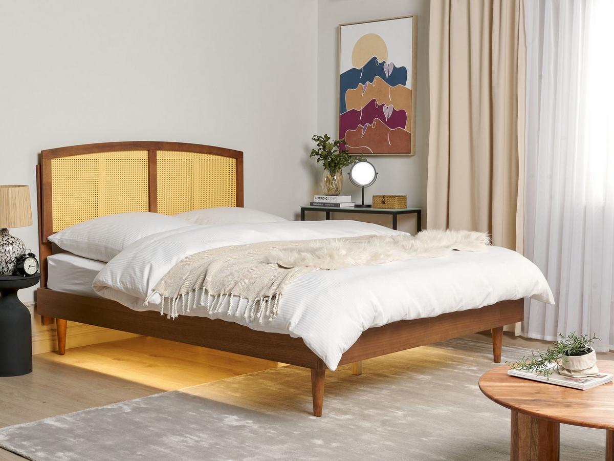 BETT mit LED 160/200 cm Gummibaumholz Braun Varzy - Braun, Holz (160/200cm) - Beliani