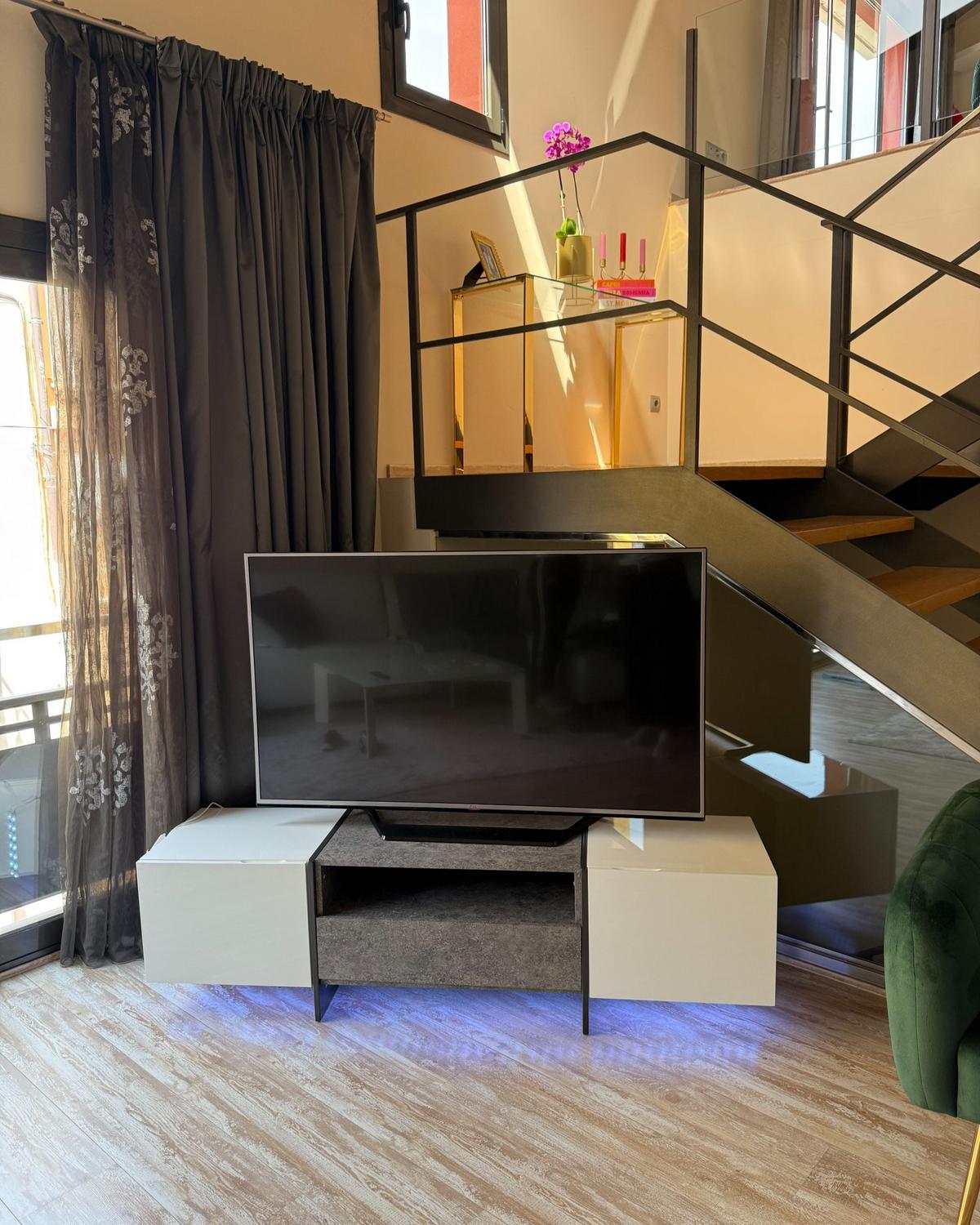 TV-MÖBEL Grau/Weiß/Schwarz Russel - Schwarz/Weiß, Holzwerkstoff (162/43/39cm) - Beliani