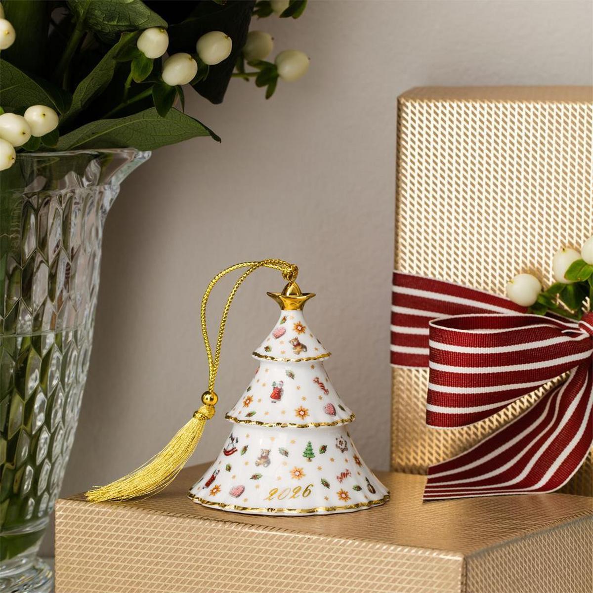 ORNAMENTE WEIHNACHTSBAUM 2026 Christmas Classics weiß-gold 7,4 x 7,4 x 8,4 cm 6er Set - Goldfarben/Weiß, Keramik (7.4/8.4/7.4cm) - Villeroy & Boch
