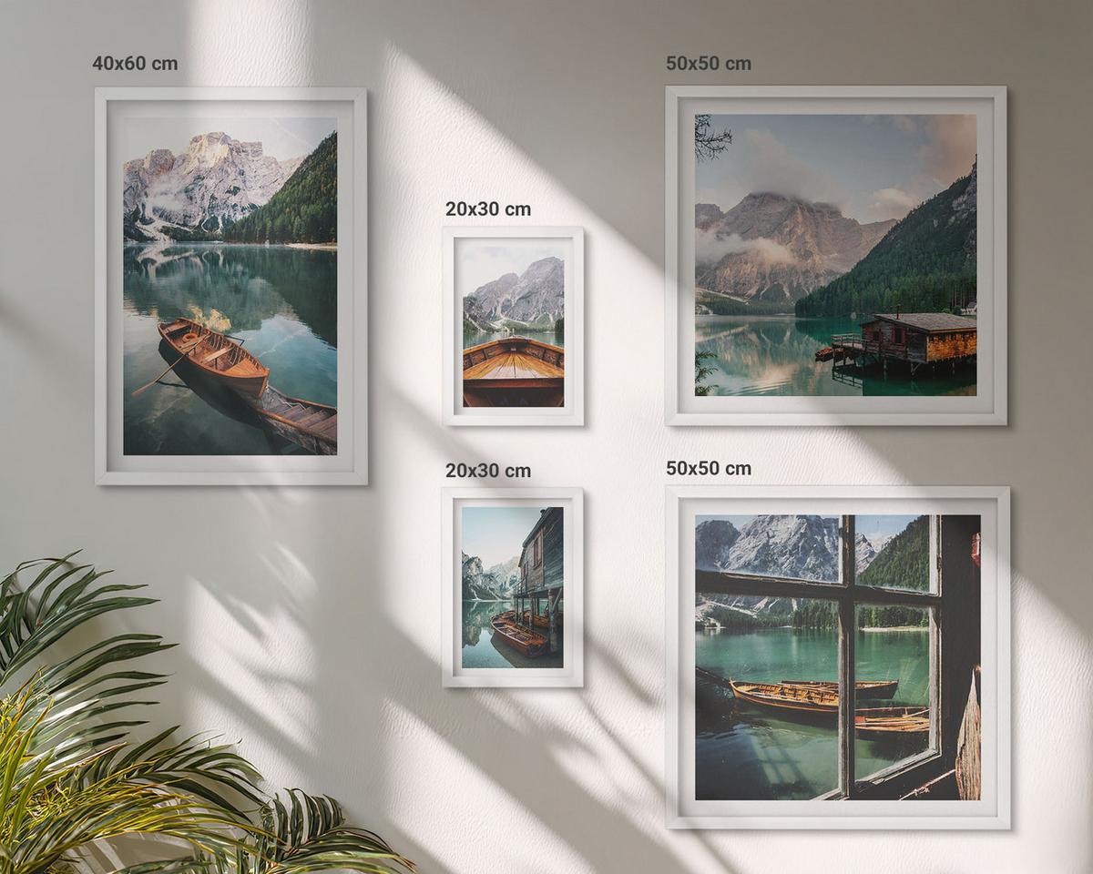 BILDER SET 5er Set - 50x50 cm & 20x30 cm & 40x60 cm Weißer Rahmen - See, Berge, Boote, Hütte, Fenster - Weiß, Kunststoff (40/60cm) - TULUP
